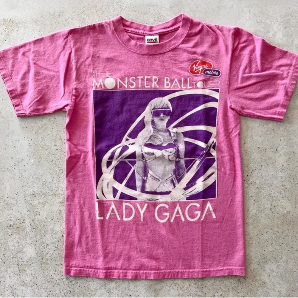 Vintage LADY GAGA Concert T-Shirt Graphic Tee size S